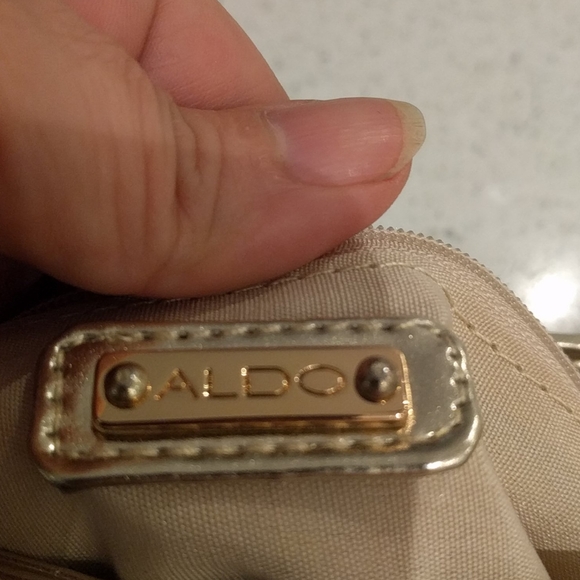 Beautiful gold wristlet by Aldo🍀🌸 - Picture 6 of 8